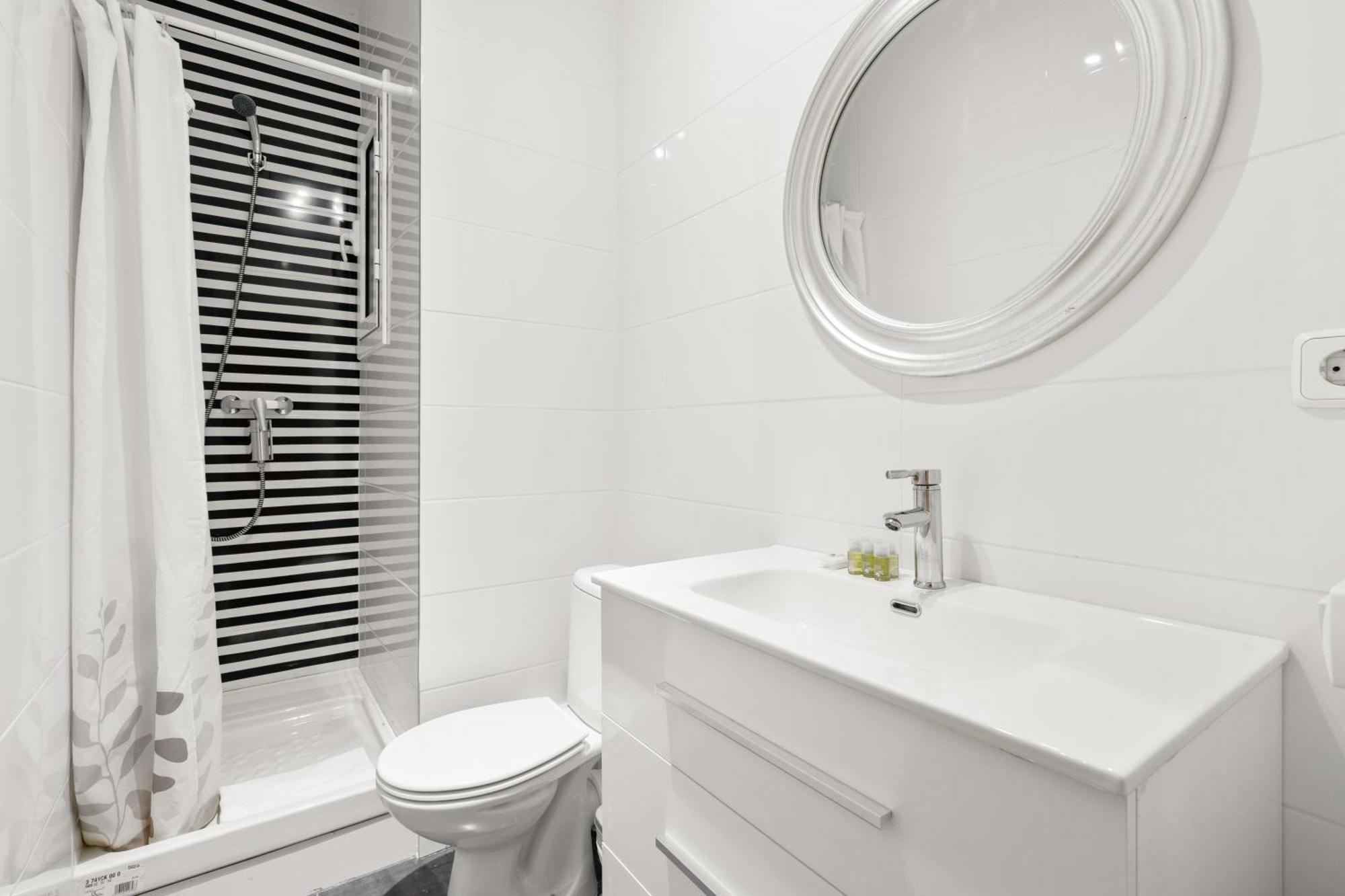 Fridays Flats Spacious 4Br Family Retreat 巴塞罗那 外观 照片